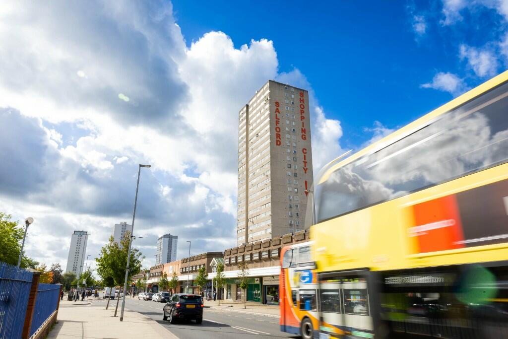 1 bed 1st Floor Flat for rent in Salford. From Sterling Properties - Bury