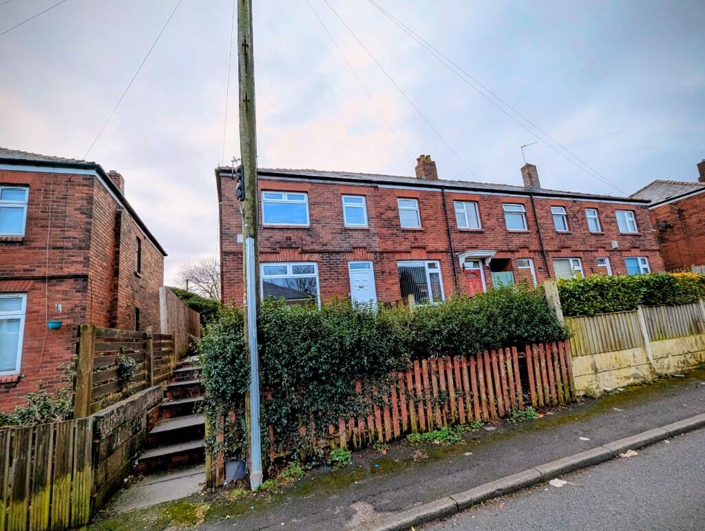 3 bed End of Terrace for rent in Oldham. From Sterling Properties - Bury 3 bed End of Terrace for rent in Oldham. From Sterling Properties - Bury