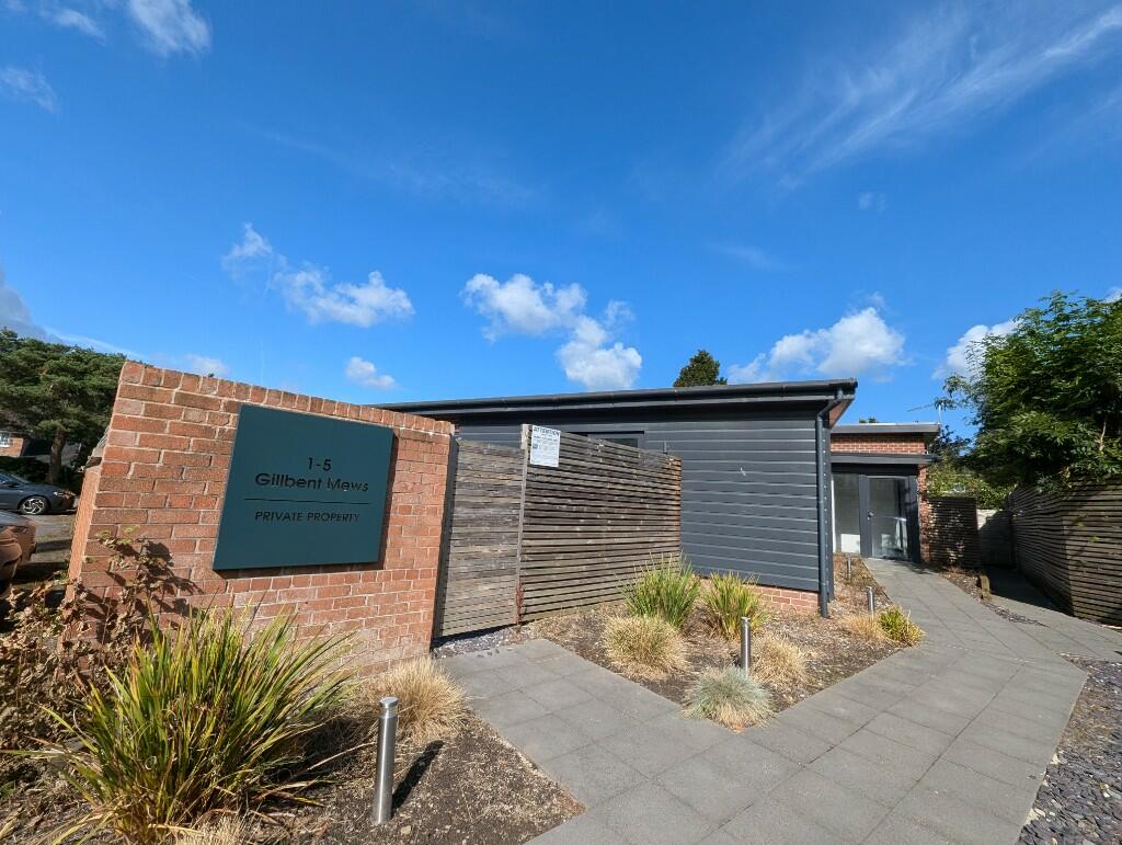 1 bed Apartment for rent in Cheadle Hulme. From Sterling Properties - Bury