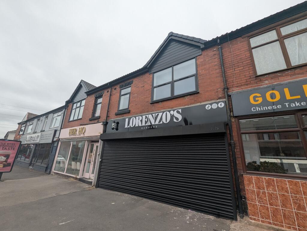 2 bed 1st Floor Flat for rent in Whitefield. From Sterling Properties - Bury