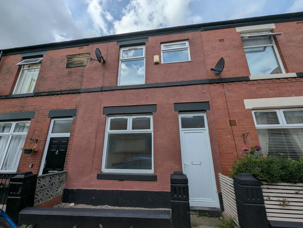 3 bed Mid Terraced House for rent in Radcliffe. From Sterling Properties - Bury 3 bed Mid Terraced House for rent in Radcliffe. From Sterling Properties - Bury