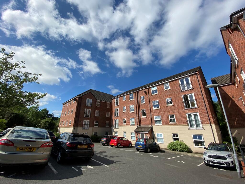 2 bed 1st Floor Flat for rent in Bury. From Sterling Properties - Bury