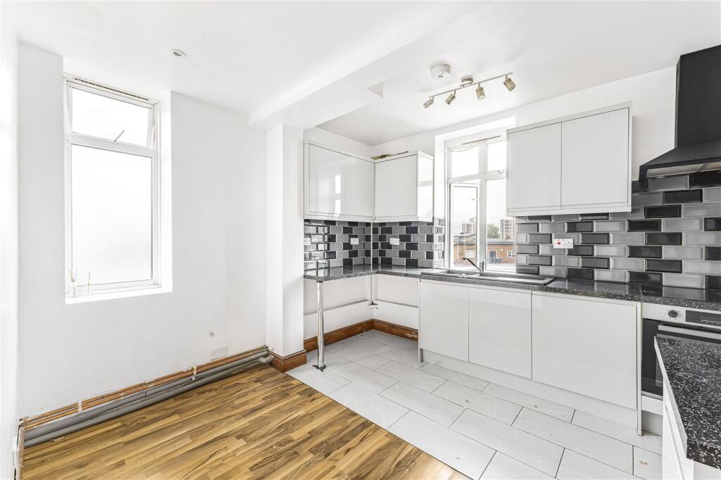 3 bed Apartment for rent in London. From Stirling Ackroyd Lettings - Dalston
