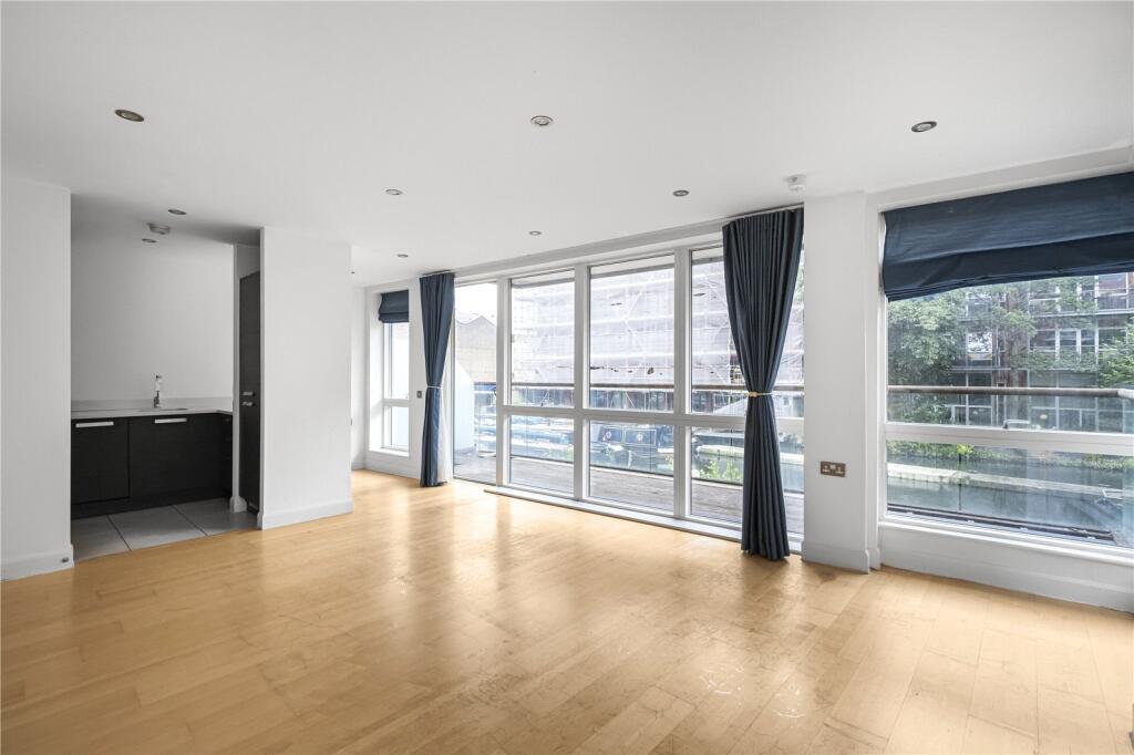3 bed Apartment for rent in London. From Stirling Ackroyd Lettings - Dalston