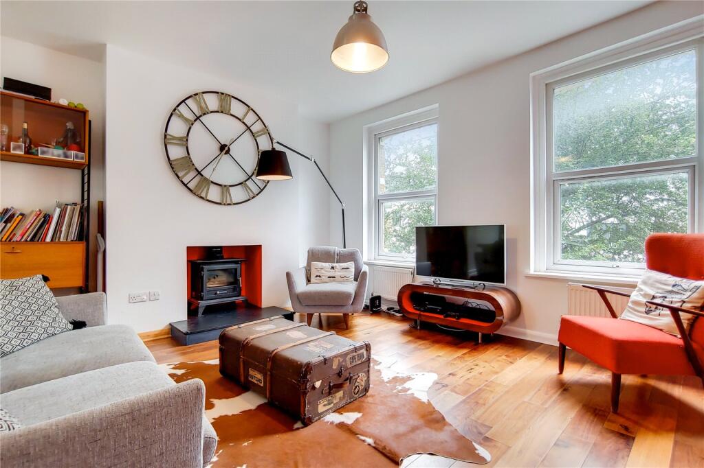 3 bed Apartment for rent in Stoke Newington. From Stirling Ackroyd Lettings - Dalston