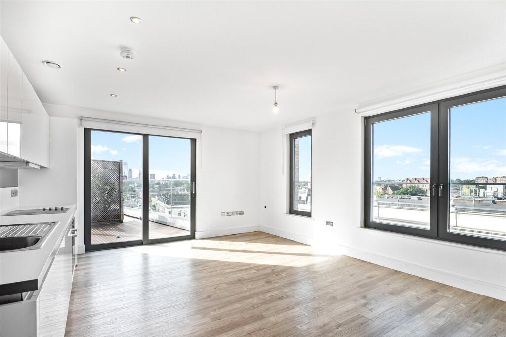 1 bed Penthouse for rent in London. From Stirling Ackroyd Lettings - Dalston