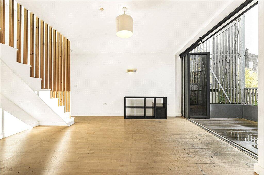 4 bed Mid Terraced House for rent in London. From Stirling Ackroyd Lettings - Dalston 4 bed Mid Terraced House for rent in London. From Stirling Ackroyd Lettings - Dalston