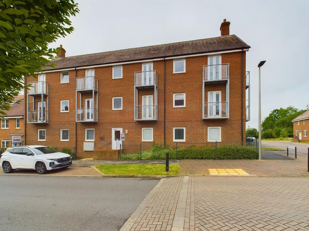 2 bed 1st Floor Flat for rent in Bletchley. From Stratfords Property Services - Milton Keynes