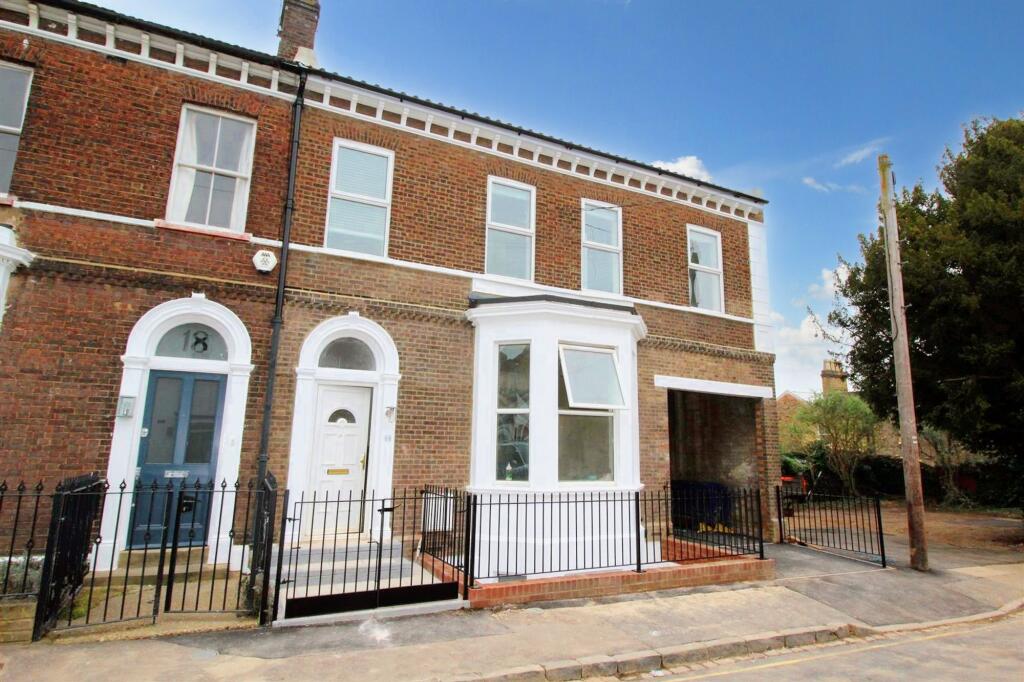 2 bed Apartment for rent in Leighton Buzzard. From Stratfords Property Services - Milton Keynes