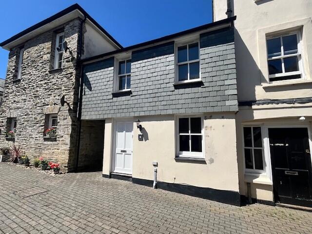 2 bed Mid Terraced House for rent in Liskeard. From Stratton Creber - Liskeard