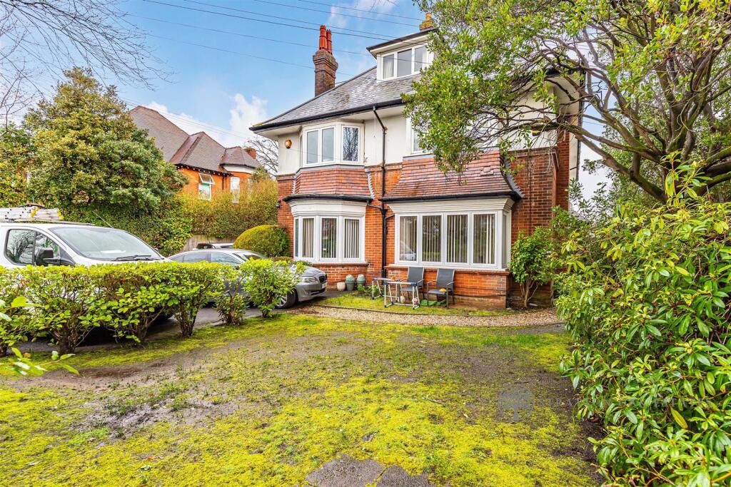 2 bed 1st Floor Flat for rent in Bournemouth. From Stratton Oak Estates - Bournemouth