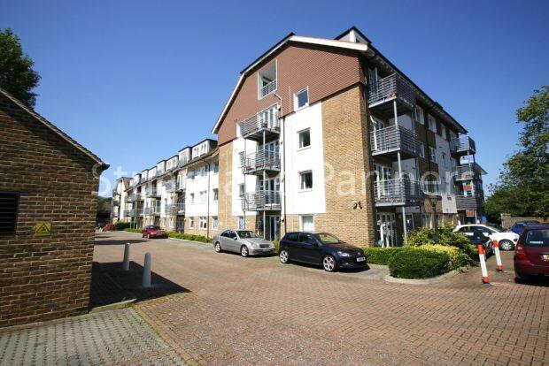 2 bed 1st Floor Flat for rent in Haywards Heath. From Stuart & Partners - Haywards Heath