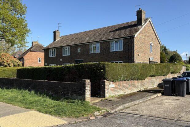 2 bed 1st Floor Flat for rent in Ardingly. From Stuart & Partners - Haywards Heath