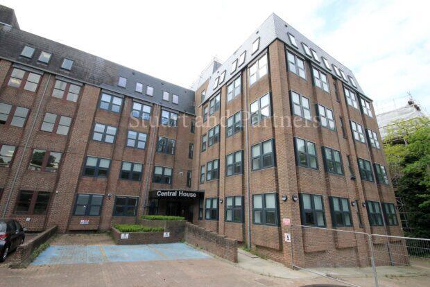 1 bed Apartment for rent in Haywards Heath. From Stuart & Partners - Haywards Heath