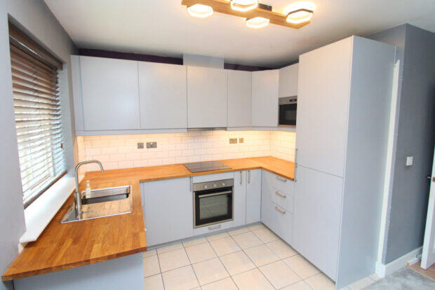 1 bed Apartment for rent in Haywards Heath. From Stuart & Partners - Haywards Heath