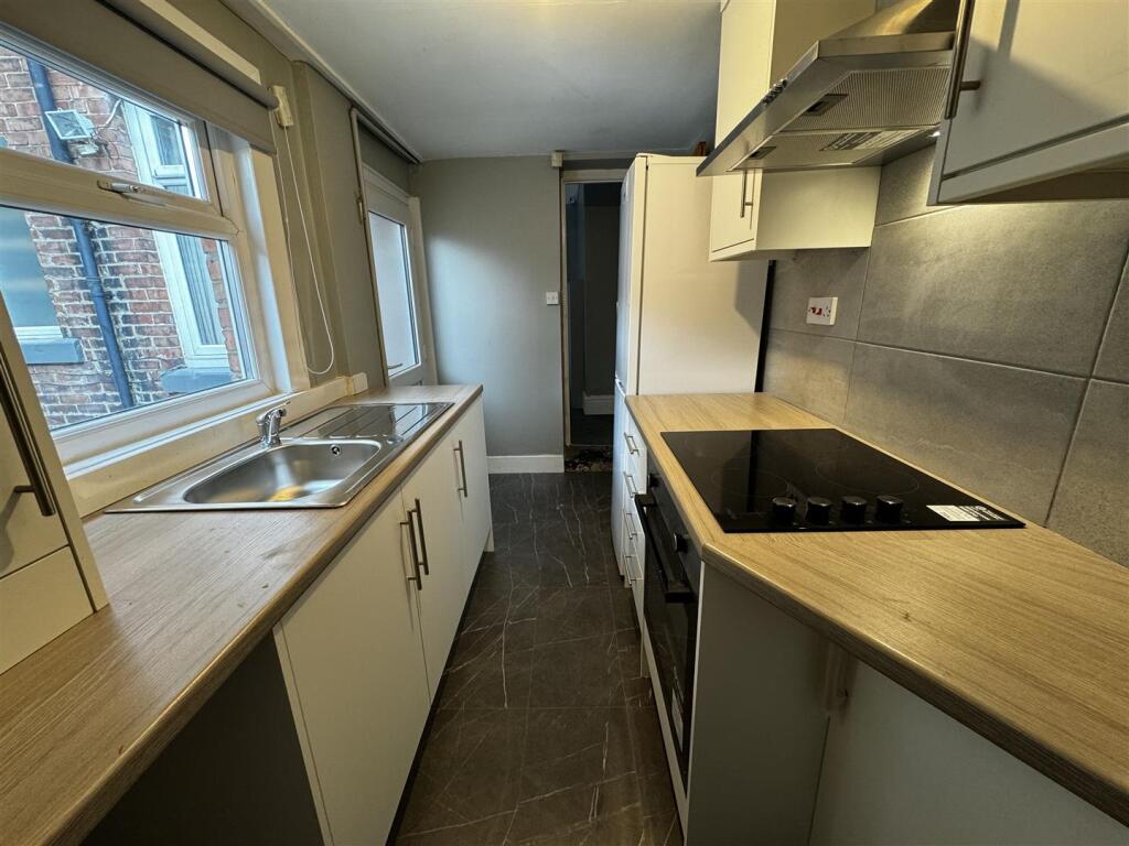 3 bed Mid Terraced House for rent in Langley Moor. From Stuart Edwards - Durham