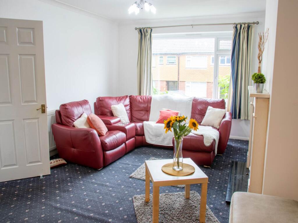 4 bed Detached for rent in Canterbury. From Student Places Ltd - Canterbury 4 bed Detached for rent in Canterbury. From Student Places Ltd - Canterbury