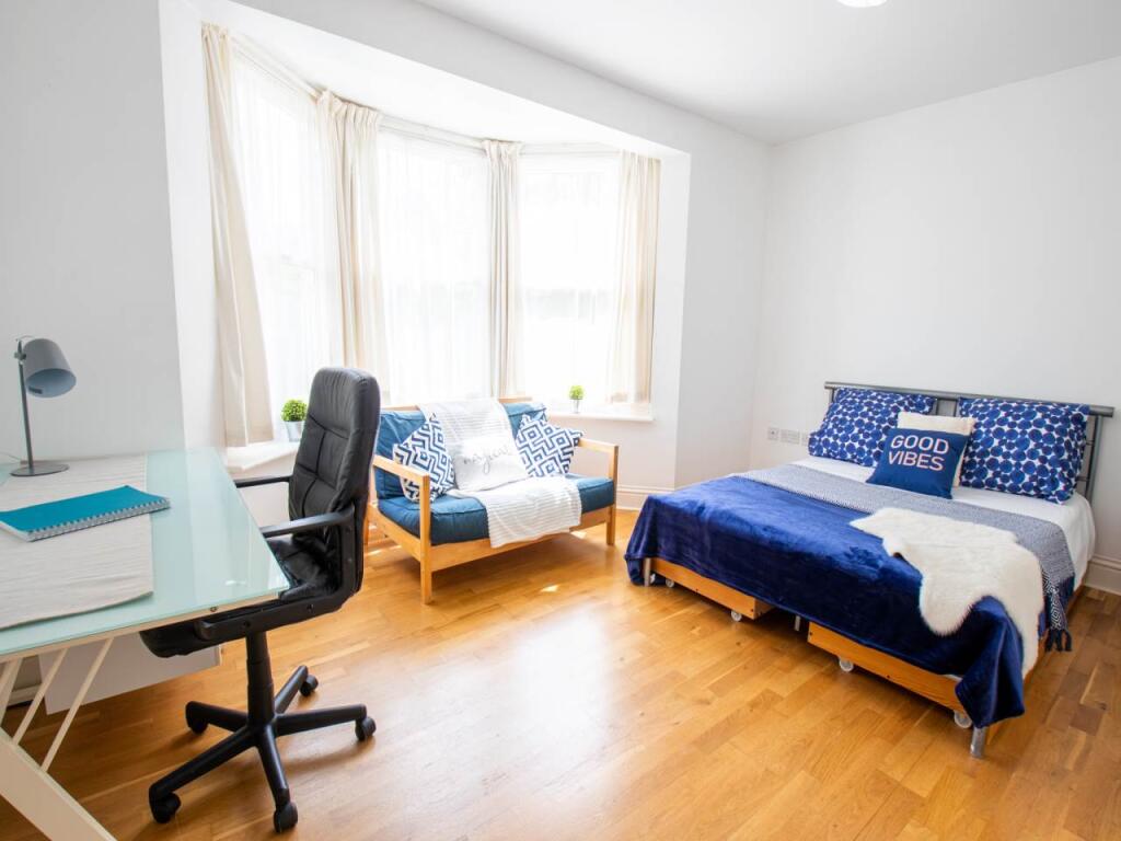 4 bed Detached for rent in Canterbury. From Student Places Ltd - Canterbury