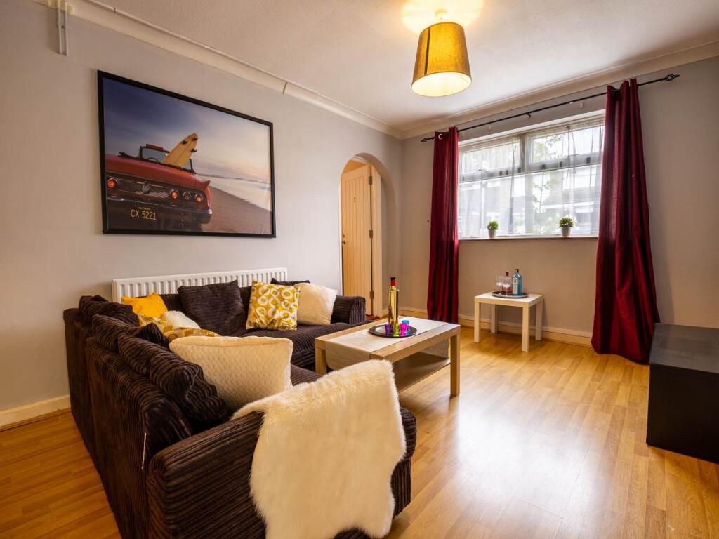 6 bed Detached for rent in Tyler Hill. From Student Places Ltd - Canterbury