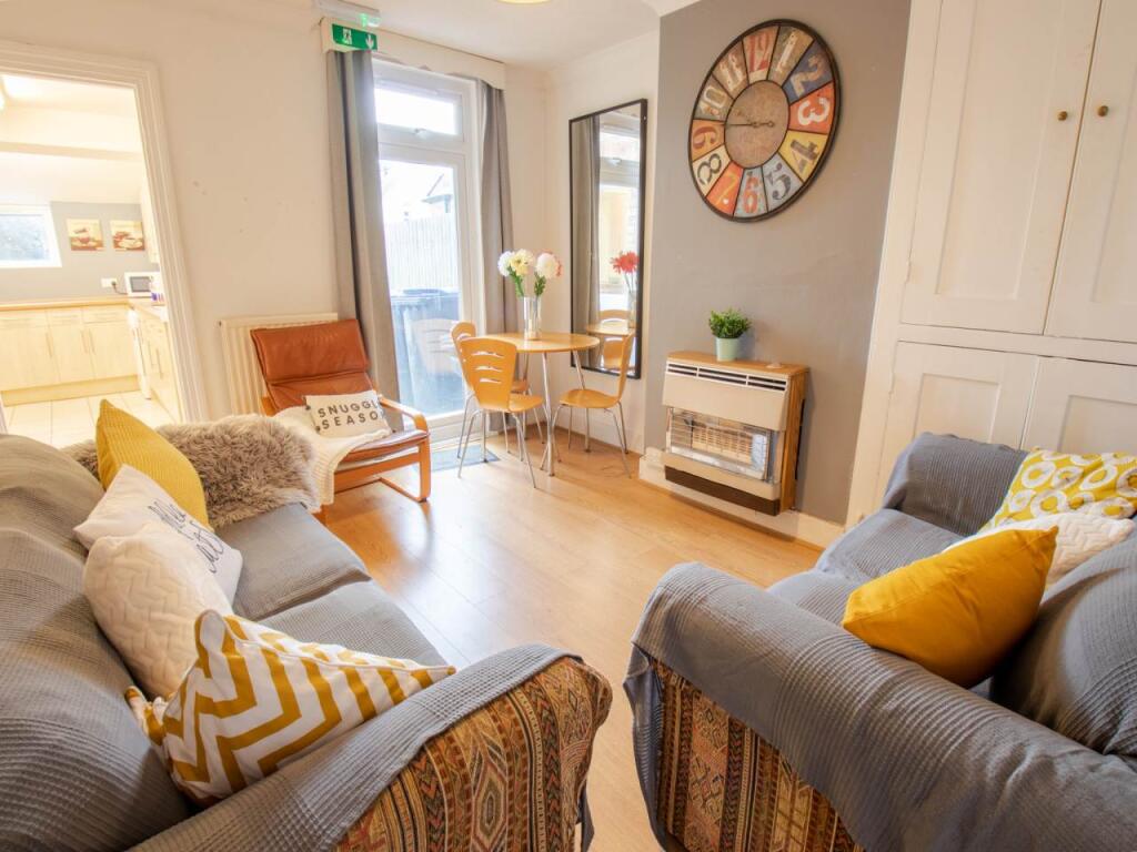 1 bed Detached for rent in Canterbury. From Student Places Ltd - Canterbury