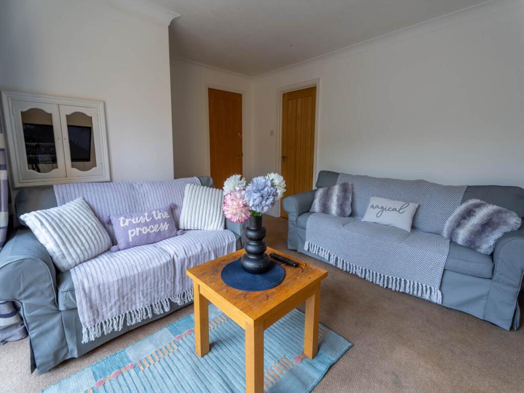 3 bed Detached for rent in Canterbury. From Student Places Ltd - Canterbury