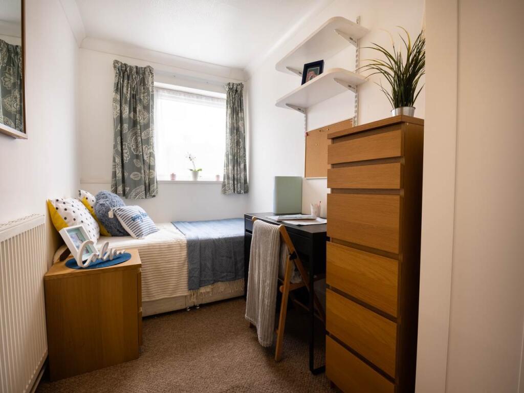 3 bed Detached for rent in Canterbury. From Student Places Ltd - Canterbury