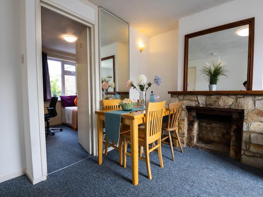 3 bed Detached for rent in Tyler Hill. From Student Places Ltd - Canterbury 3 bed Detached for rent in Tyler Hill. From Student Places Ltd - Canterbury