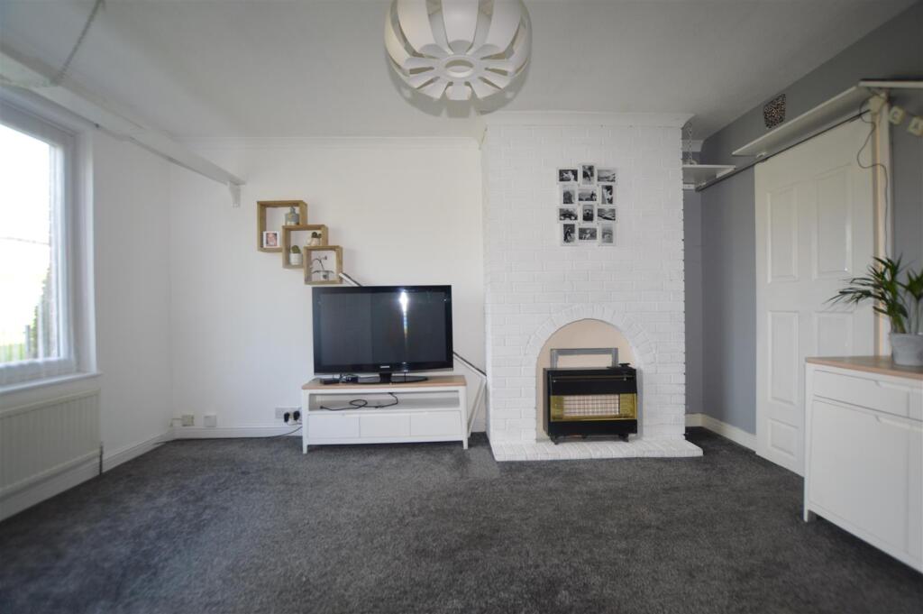 3 bed Semi Detached for rent in Bradford. From Sugdens - Cleckheaton