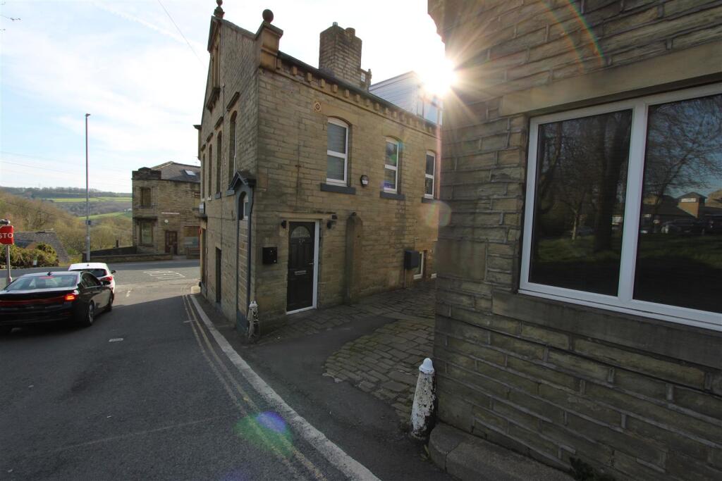 2 bed Annexe for rent in Halifax. From Sugdens - Cleckheaton