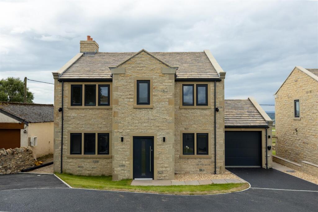 4 bed Detached for rent in Wilsden. From Sugdens - Cleckheaton 4 bed Detached for rent in Wilsden. From Sugdens - Cleckheaton