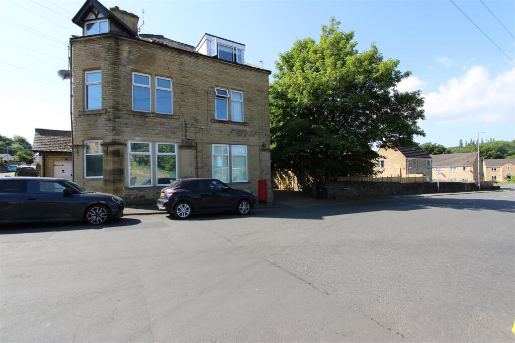2 bed Apartment for rent in Bradford. From Sugdens - Cleckheaton