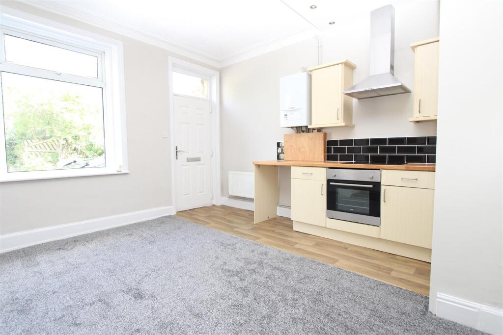 2 bed Town House for rent in Esholt. From Sugdens - Cleckheaton