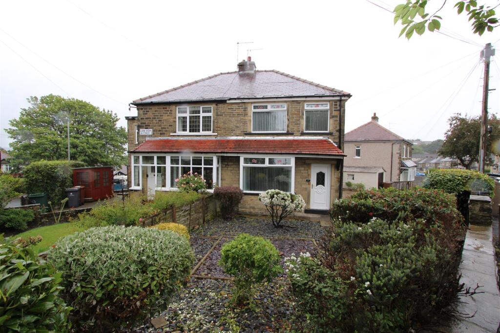 3 bed Semi Detached for rent in Shipley. From Sugdens - Cleckheaton 3 bed Semi Detached for rent in Shipley. From Sugdens - Cleckheaton