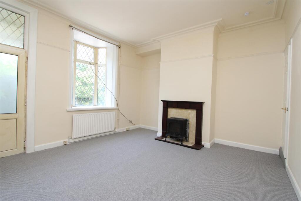 3 bed Mid Terraced House for rent in Bradford. From Sugdens - Cleckheaton