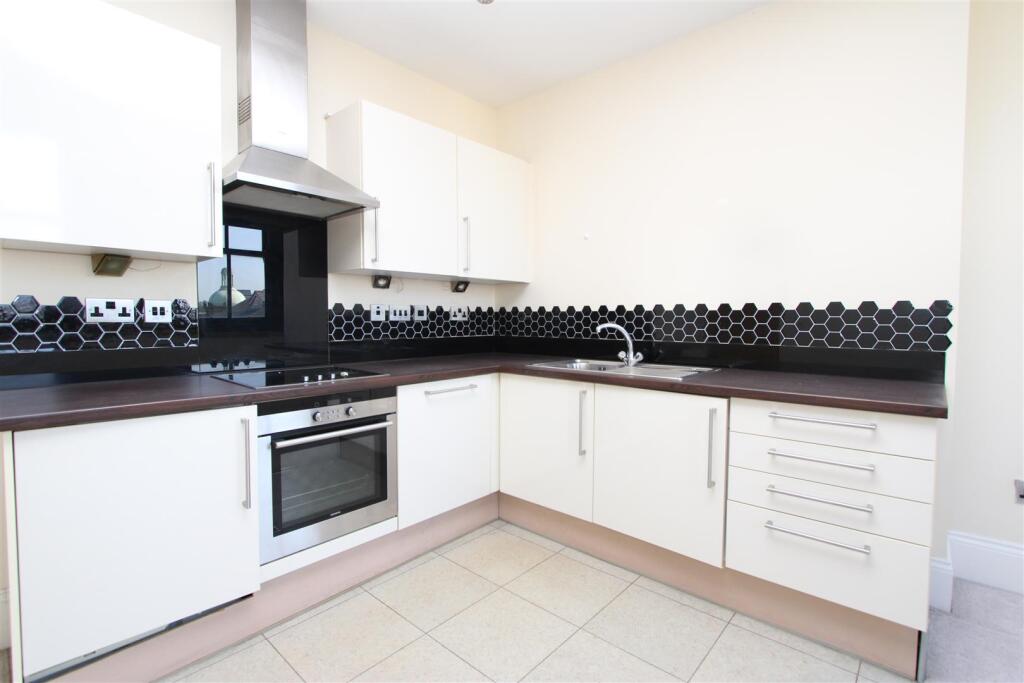 1 bed Apartment for rent in Bradford. From Sugdens - Cleckheaton