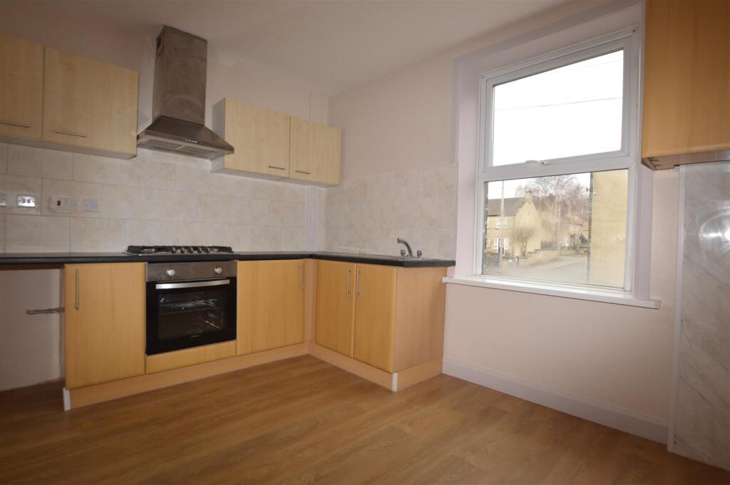 2 bed Apartment for rent in Cleckheaton. From Sugdens - Cleckheaton