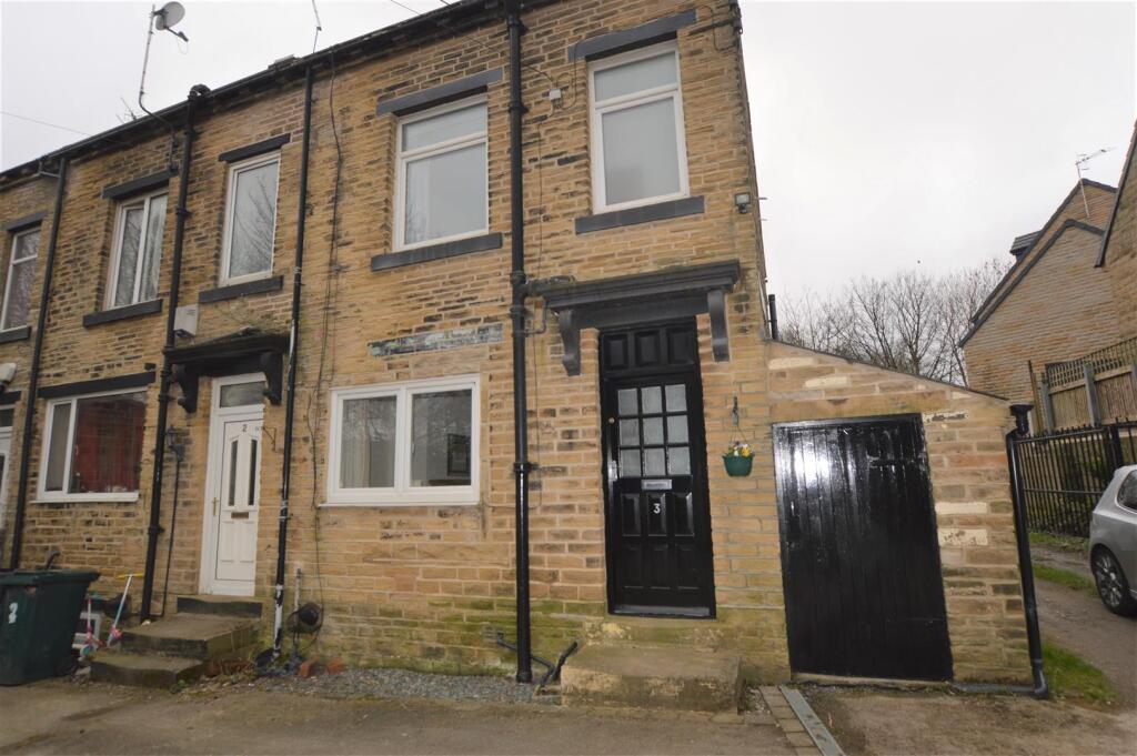 2 bed Cottage for rent in Bradford. From Sugdens - Cleckheaton