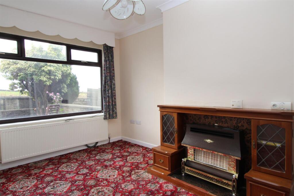 3 bed Semi Detached for rent in Bradford. From Sugdens - Cleckheaton