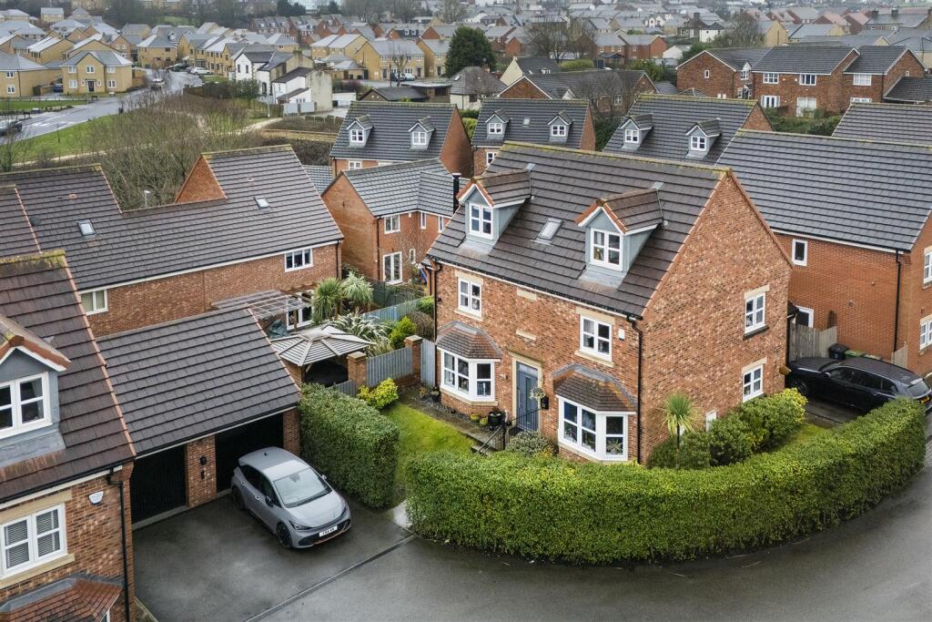 5 bed Detached for rent in Bradford. From Sugdens - Cleckheaton 5 bed Detached for rent in Bradford. From Sugdens - Cleckheaton