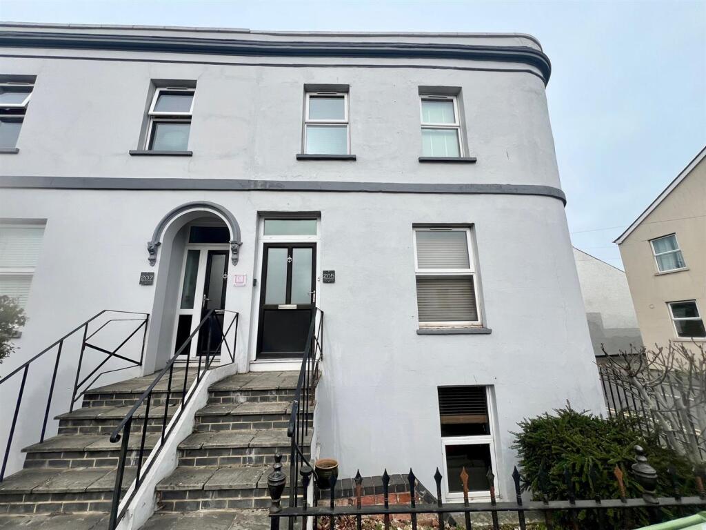 1 bed House Share for rent in Cheltenham. From Sure Property Group - Cheltenham