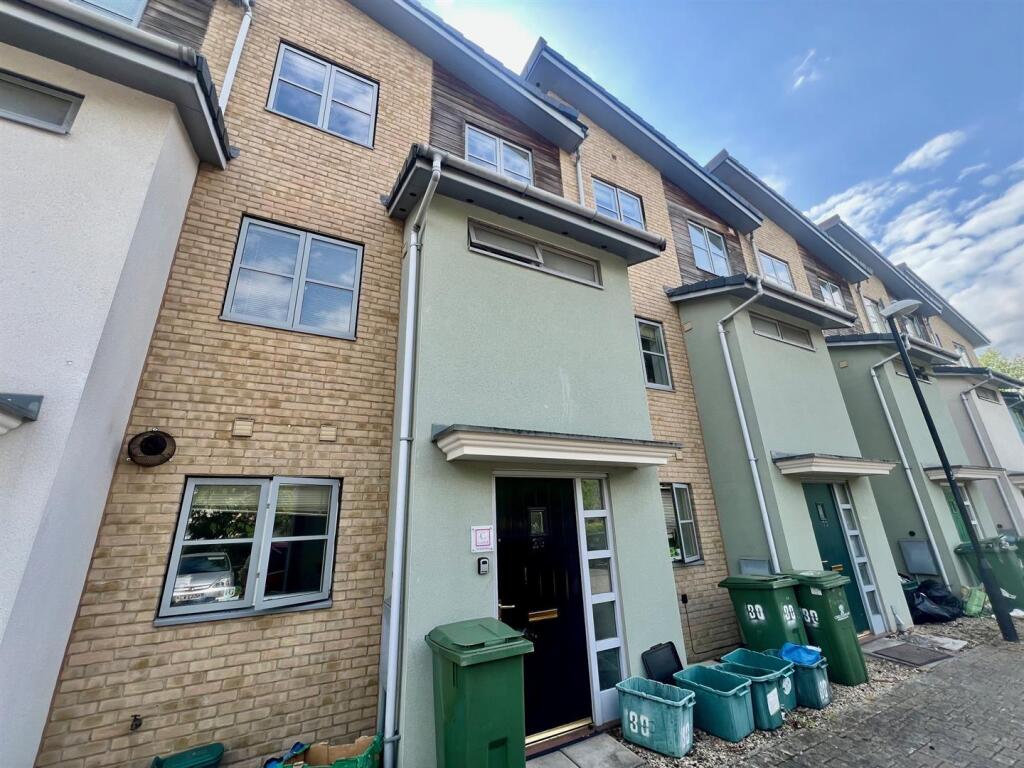 1 bed House Share for rent in Golden Valley. From Sure Property Group - Cheltenham