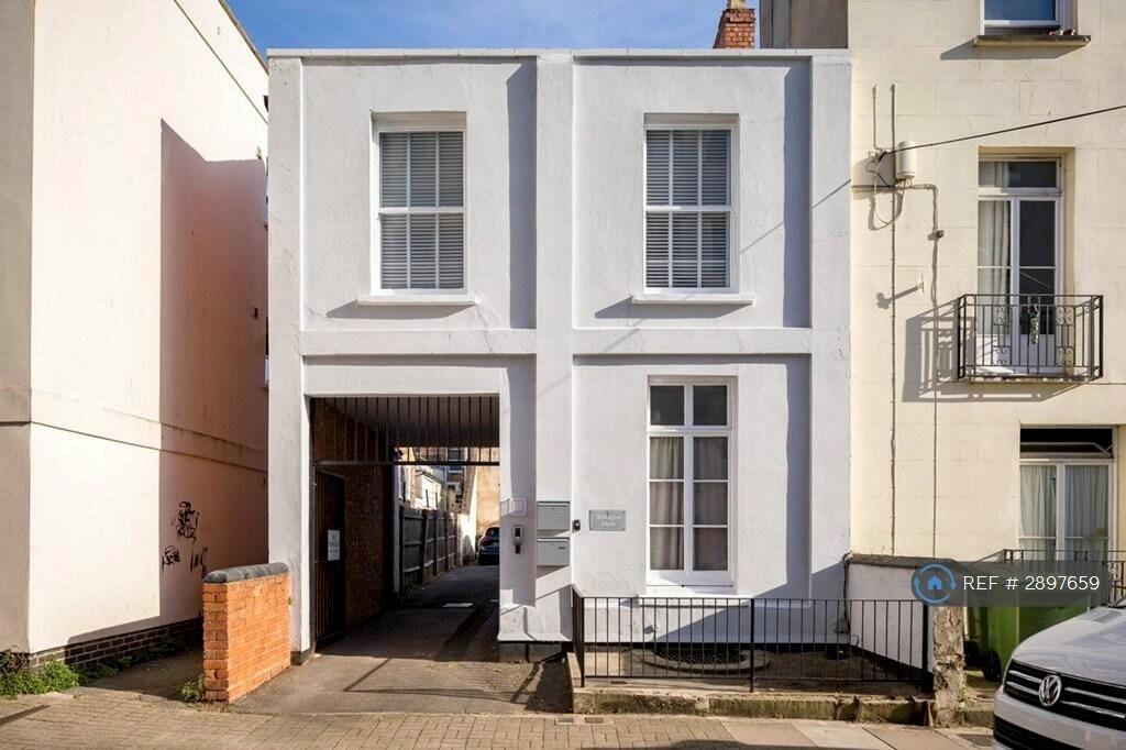 1 bed 1st Floor Flat for rent in Cheltenham. From Sure Property Group - Cheltenham