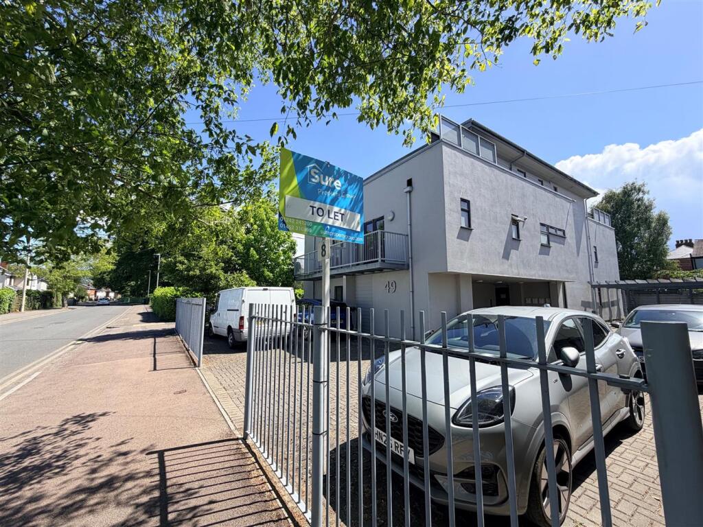 2 bed 1st Floor Flat for rent in Prestbury. From Sure Property Group - Cheltenham