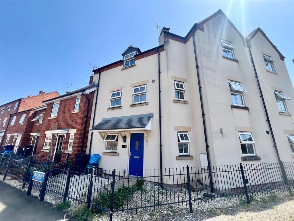4 bed End of Terrace for rent in Hardwicke. From Sure Property Group - Cheltenham