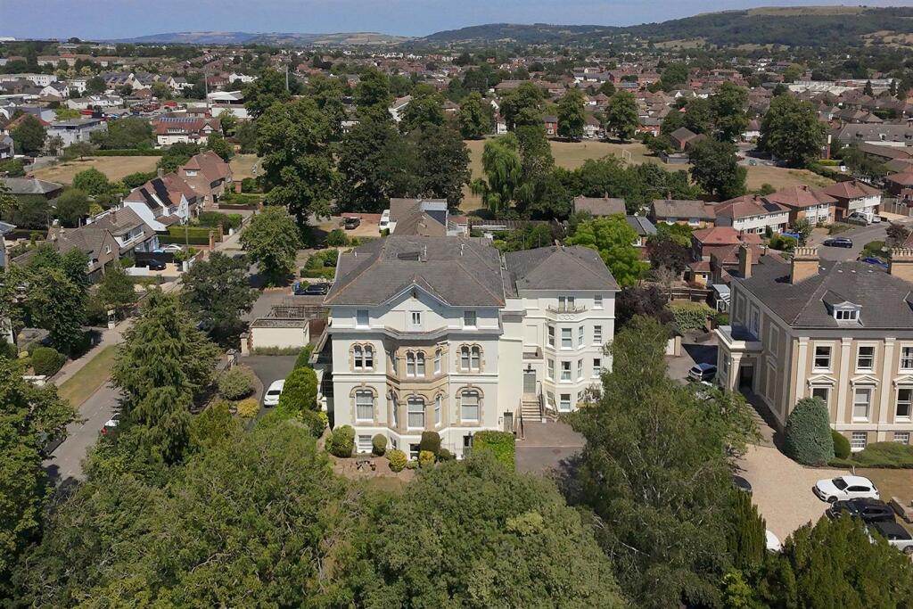2 bed Apartment for rent in Prestbury. From Sure Property Group - Cheltenham