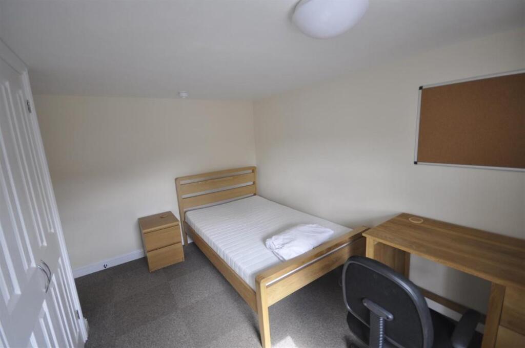 6 bed House Share for rent in Prestbury. From Sure Property Group - Cheltenham