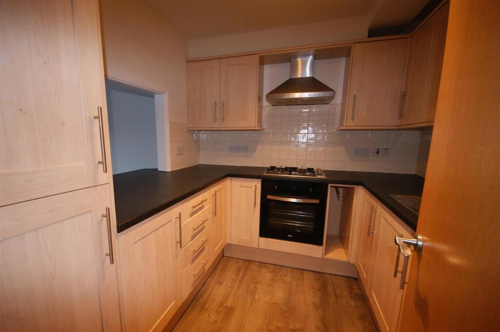 2 bed Apartment for rent in Halifax. From SW Property - Hipperholme