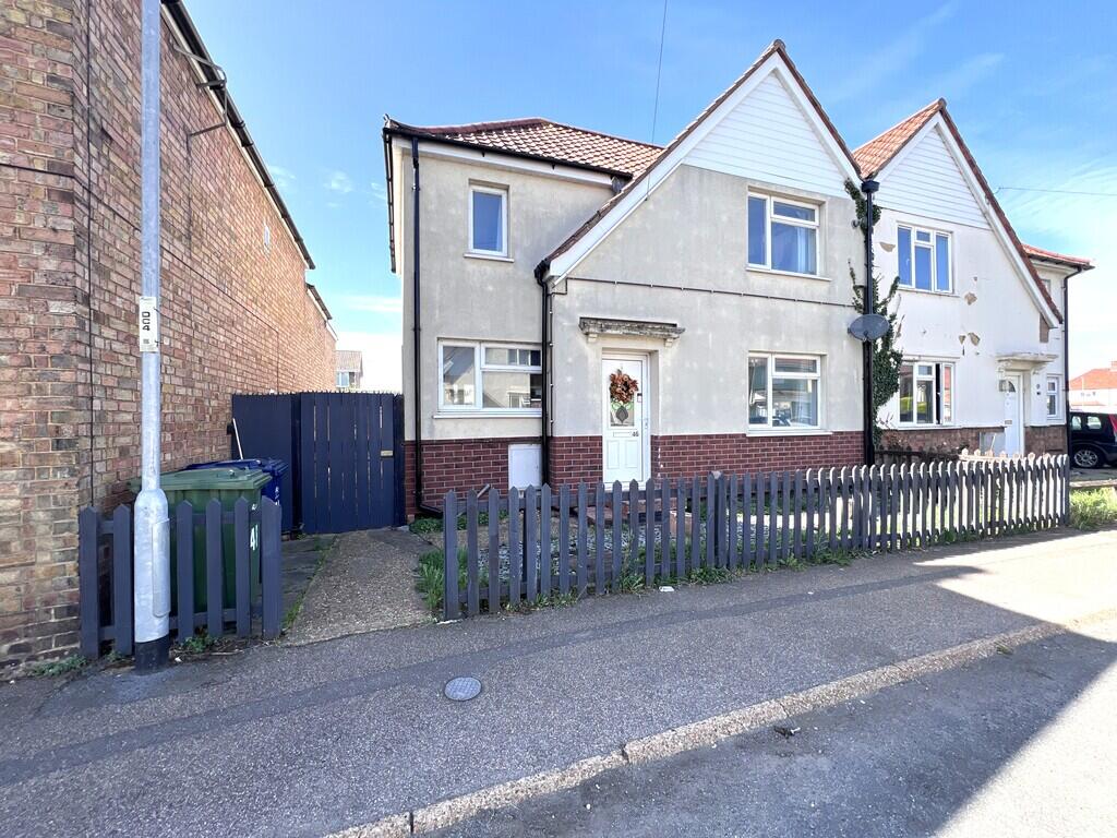 3 bed Semi Detached for rent in Chatteris. From T Payne & Co Ltd - Chatteris 3 bed Semi Detached for rent in Chatteris. From T Payne & Co Ltd - Chatteris