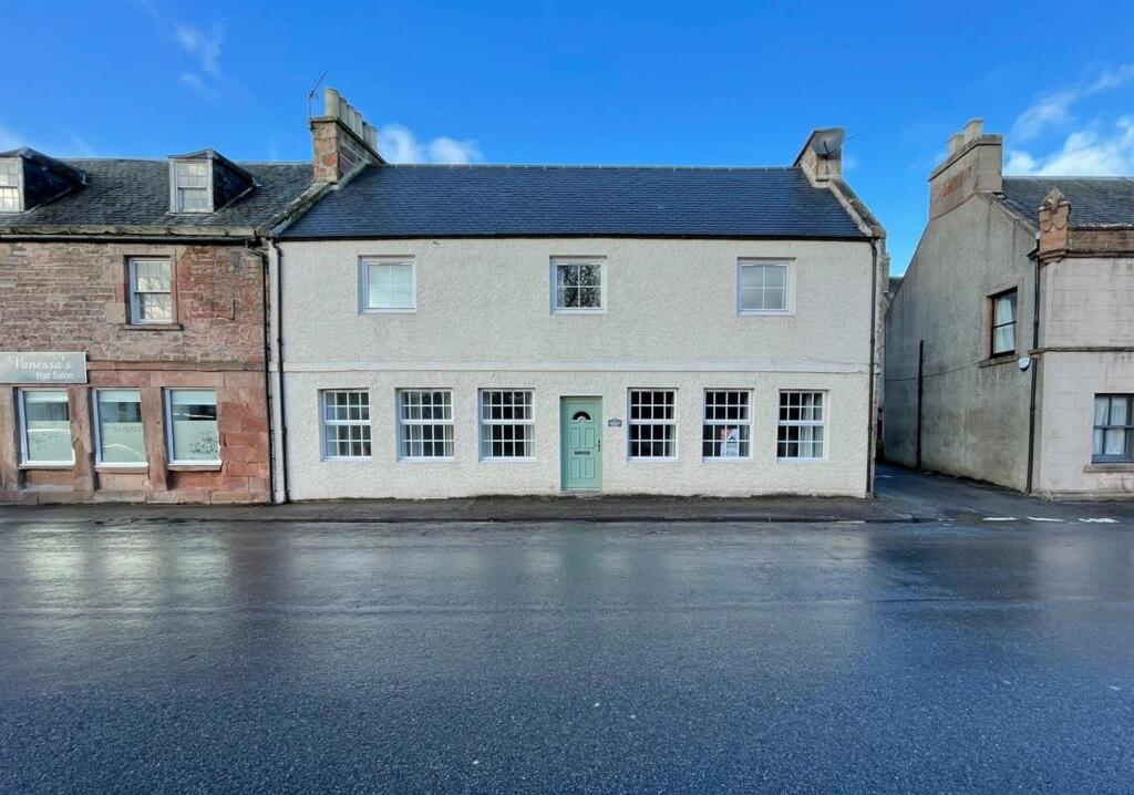 3 bed 1st Floor Flat for rent in Beauly. From Tailormade Moves - Inverness