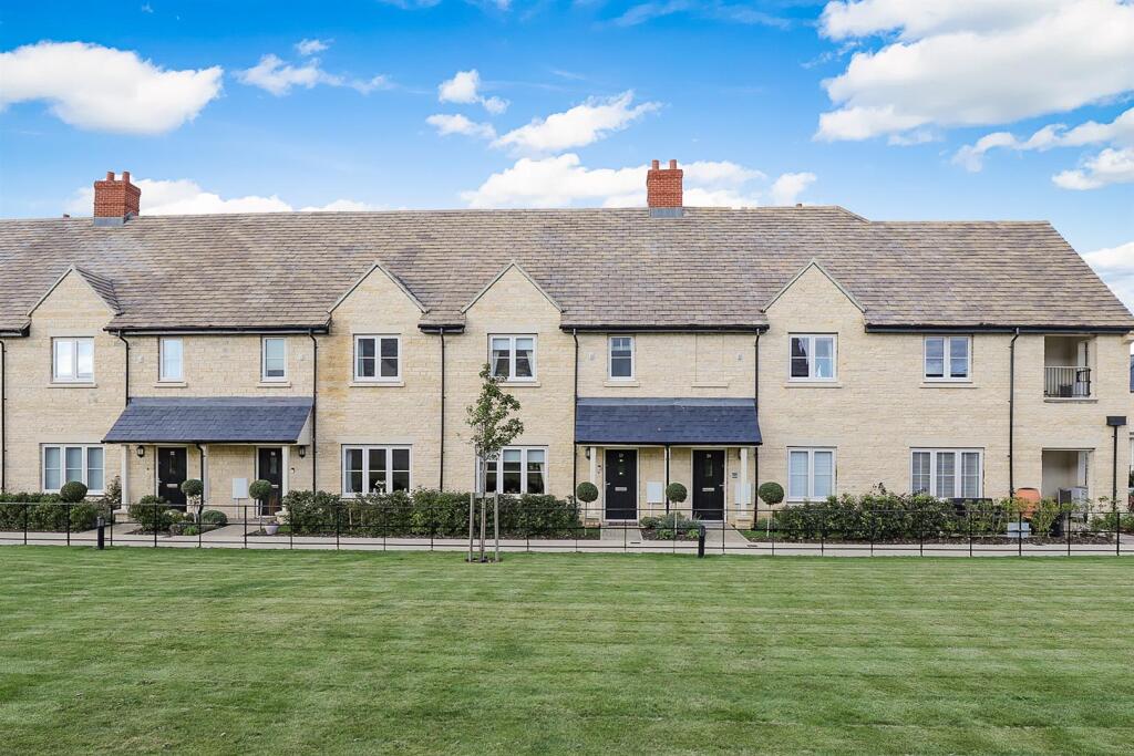 2 bed Mid Terraced House for rent in Burford. From Tayler & Fletcher - Bourton On The Water